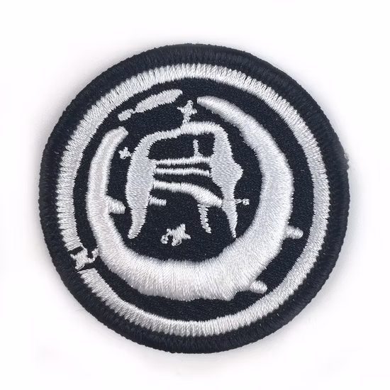 Изготовленная на заказ нашивка с вышивкой Merrow с изображением персонажа из мультфильма для аксессуаров для одежды, эполеты